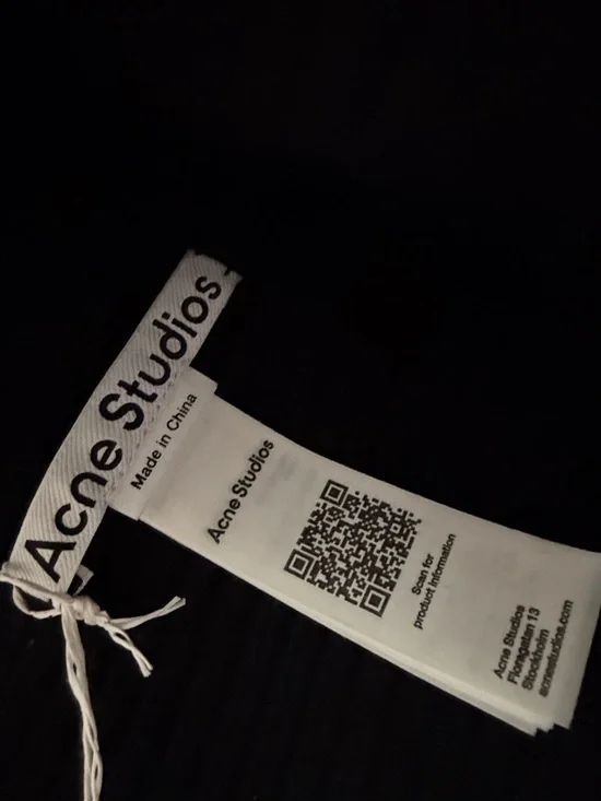 💯 % authentic. Like New. With TAG. 
Acne Black Ribbed Knit Beanie - Picture 4 of 5